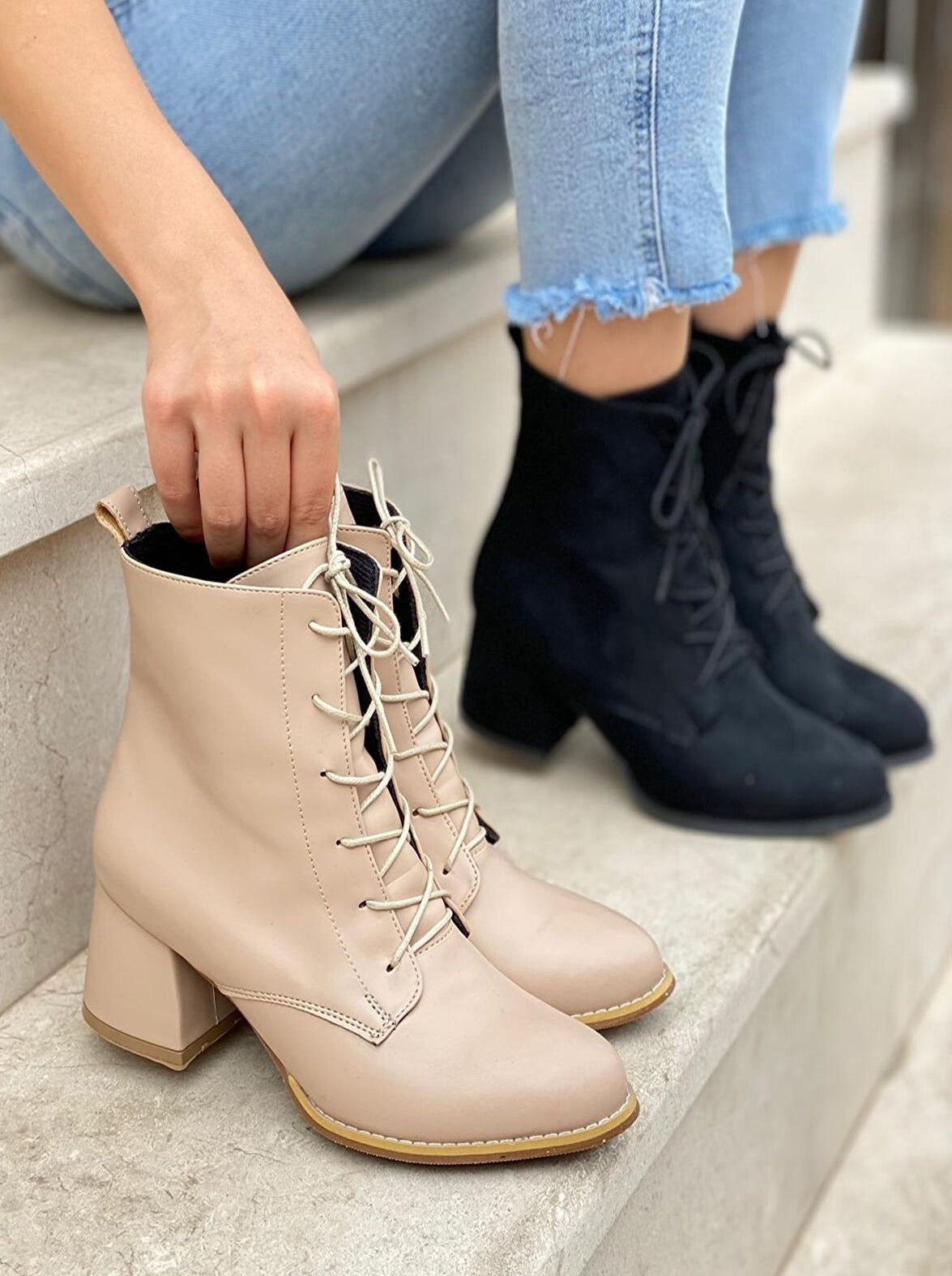 lace-up  pointed toe ankle boots